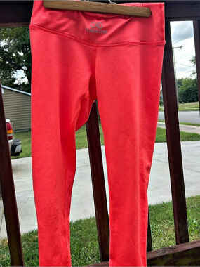 Clinch Gear Women'Small Compression Capri Pant Pink Small
